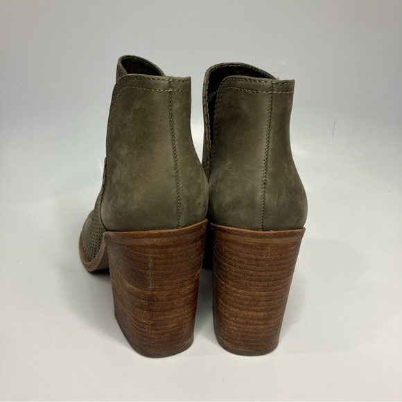 Steve Madden suede peep toe booties size 8 - Picture 6 of 6